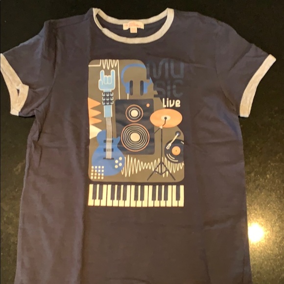 Tshirt - Picture 1 of 3